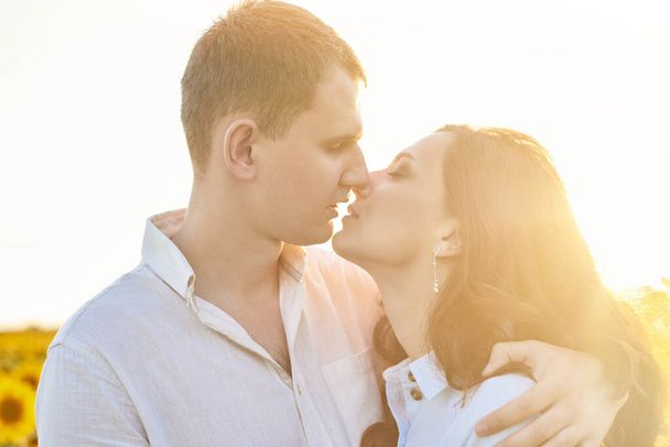 چطور در یک رابطه عاشقانه از وابستگی ناخواسته جلوگیری کنیم؟ 